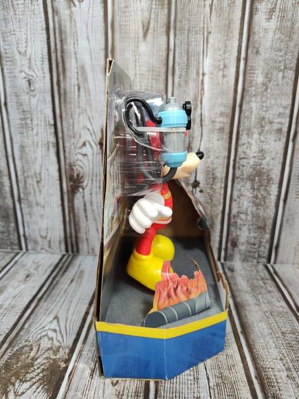 Disney Junior Mickey Fire Rescue Action Mickey Mouse Fire Fighter New In Box - Picture 4 of 6